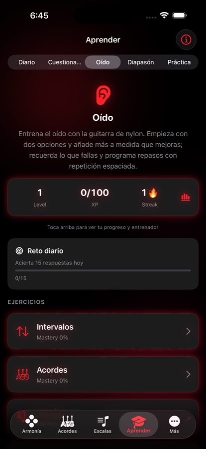Pestaña Aprender mostrando Entrenamiento auditivo con contadores de nivel, XP y racha, un reto diario y el progreso de dominio en intervalos, acordes y escalas
