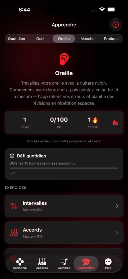 Onglet Apprendre montrant la formation de l'oreille avec niveau, XP et série, un défi quotidien et la progression sur les intervalles, accords et gammes
