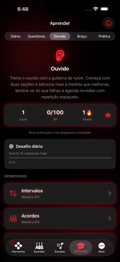 Aba Aprender mostrando o treino auditivo com contadores de nível, XP e sequência, um desafio diário e o progresso em intervalos, acordes e escalas