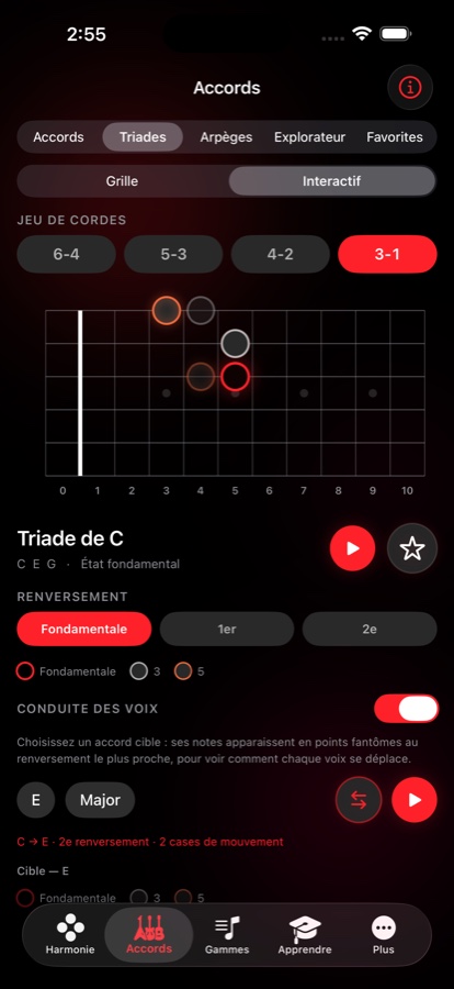 Onglet Triades en mode interactif montrant une triade de Do sur le jeu de cordes 3-1 avec les points fantômes de conduite des voix vers l'accord cible Mi
